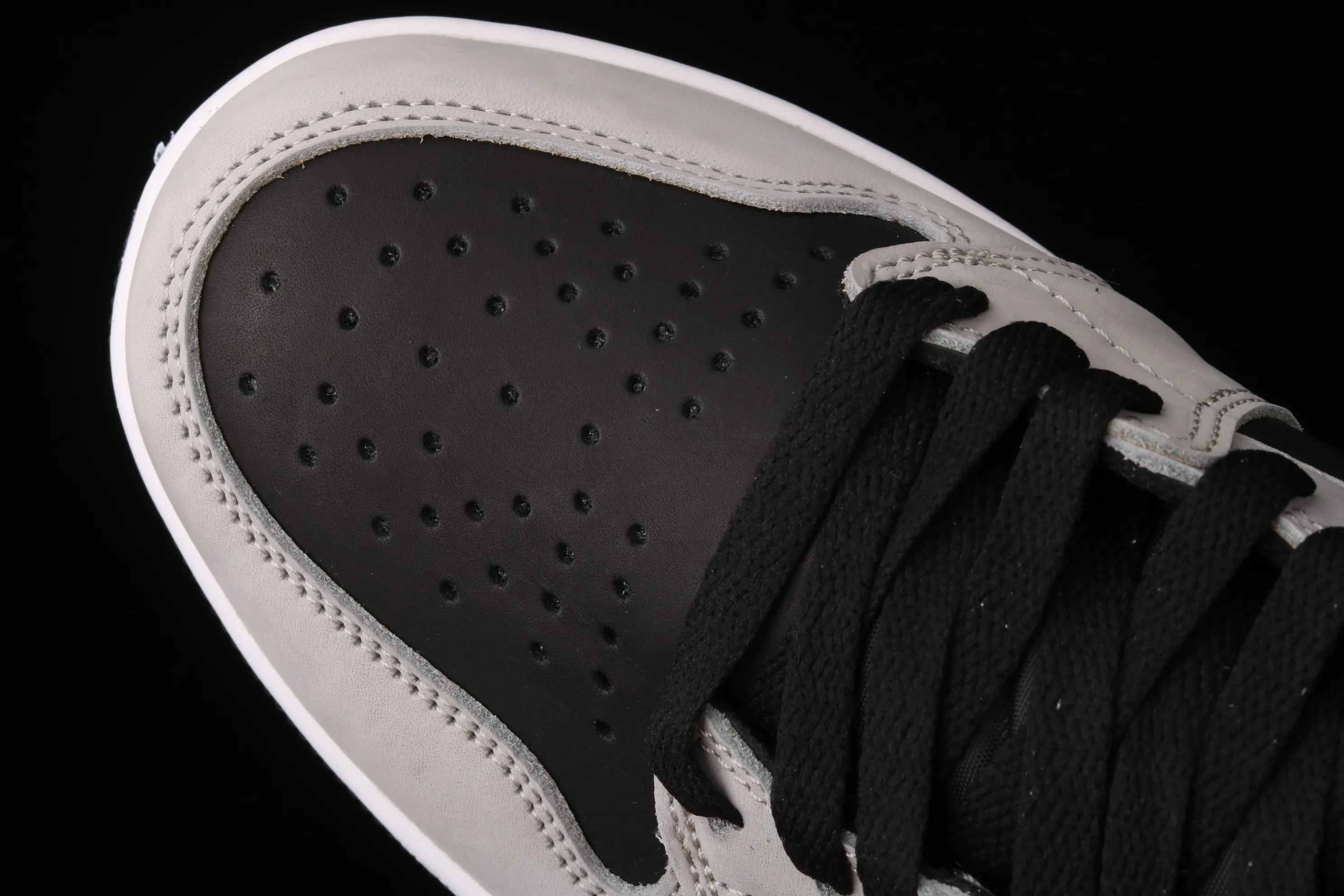 All categories Air Jordan Jordan series basketball shoes Air Jordan 1 High Air Jordan 1 High AJ1 Joe 1 high top gray and white panda 555088-035